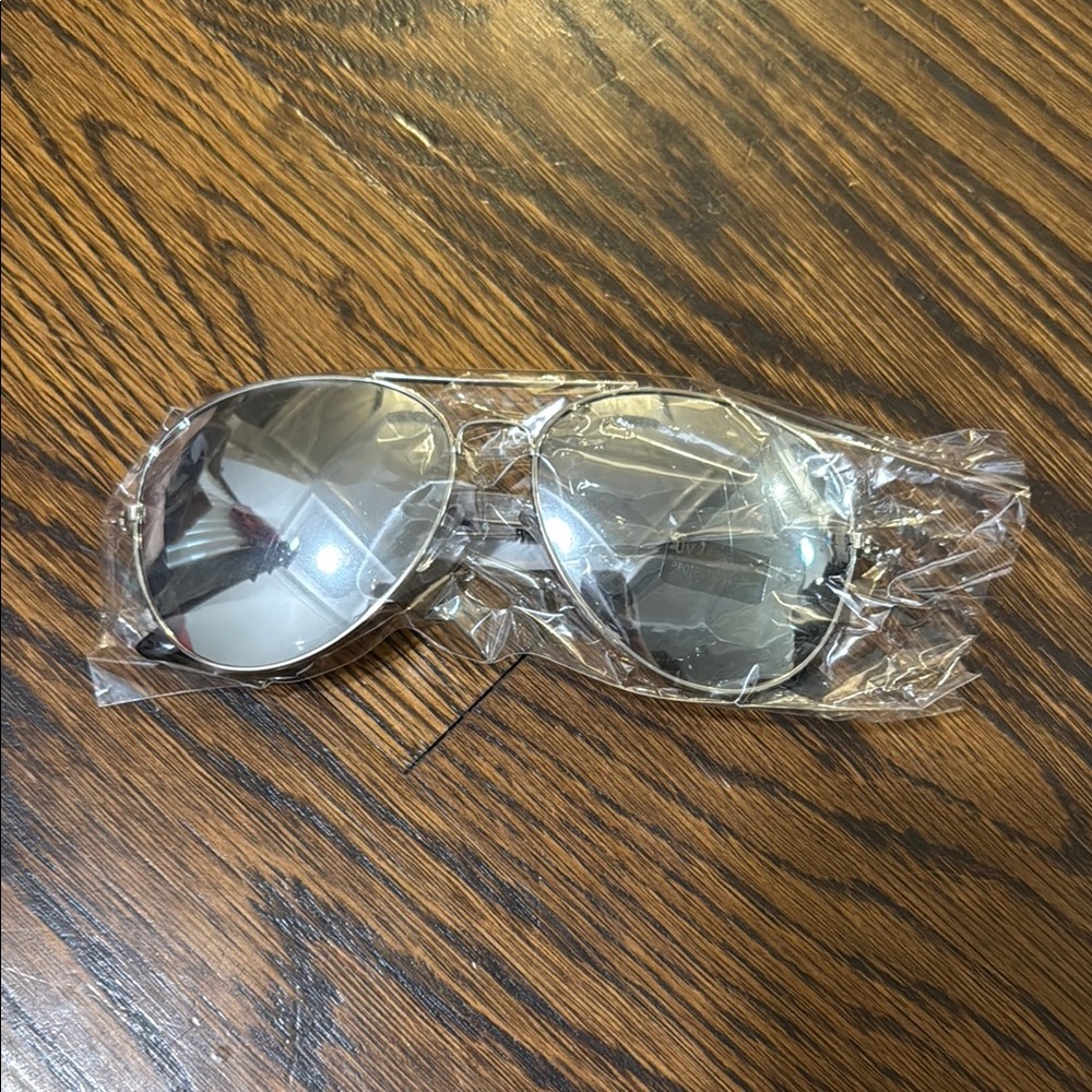 **Silver Aviator Sunglasses NWT**